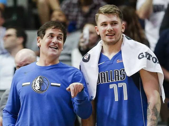 榄球队的战 榄球队的战